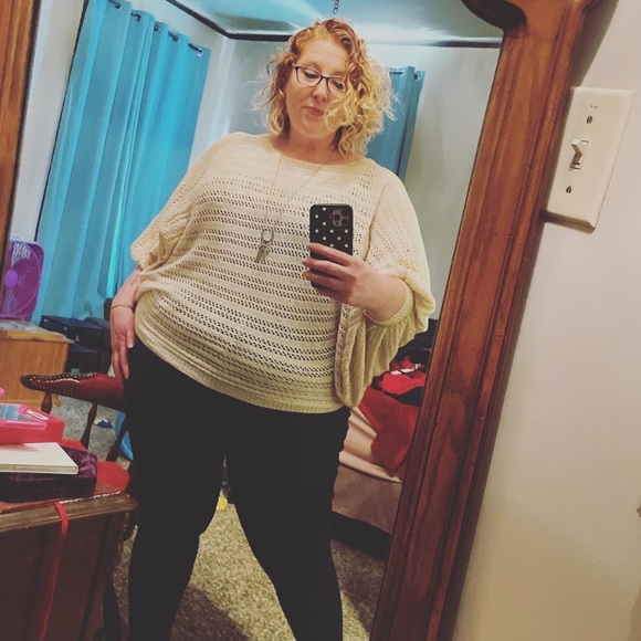 Meet your Posher, Lisa - Picture 2 of 4